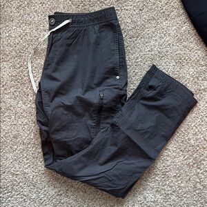 Vuori Black Cargo Pants Lightweight Relaxed Fit